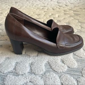 Naturalizer Brown Heeled Leather Loafers
